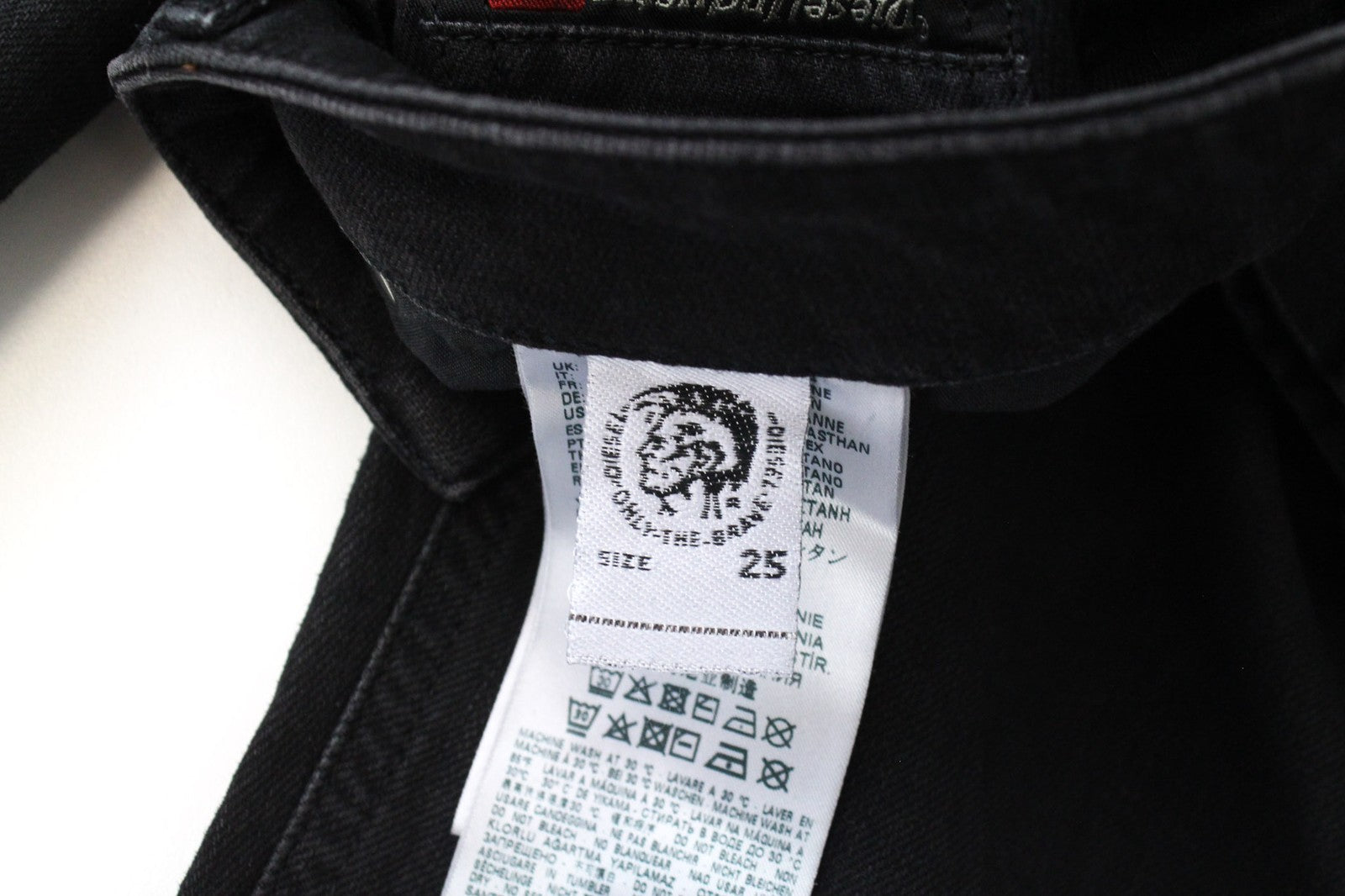 DIESEL Aryel 069JD Women's Jeans W25/L32 Straight Black Cotton Blend Stretch