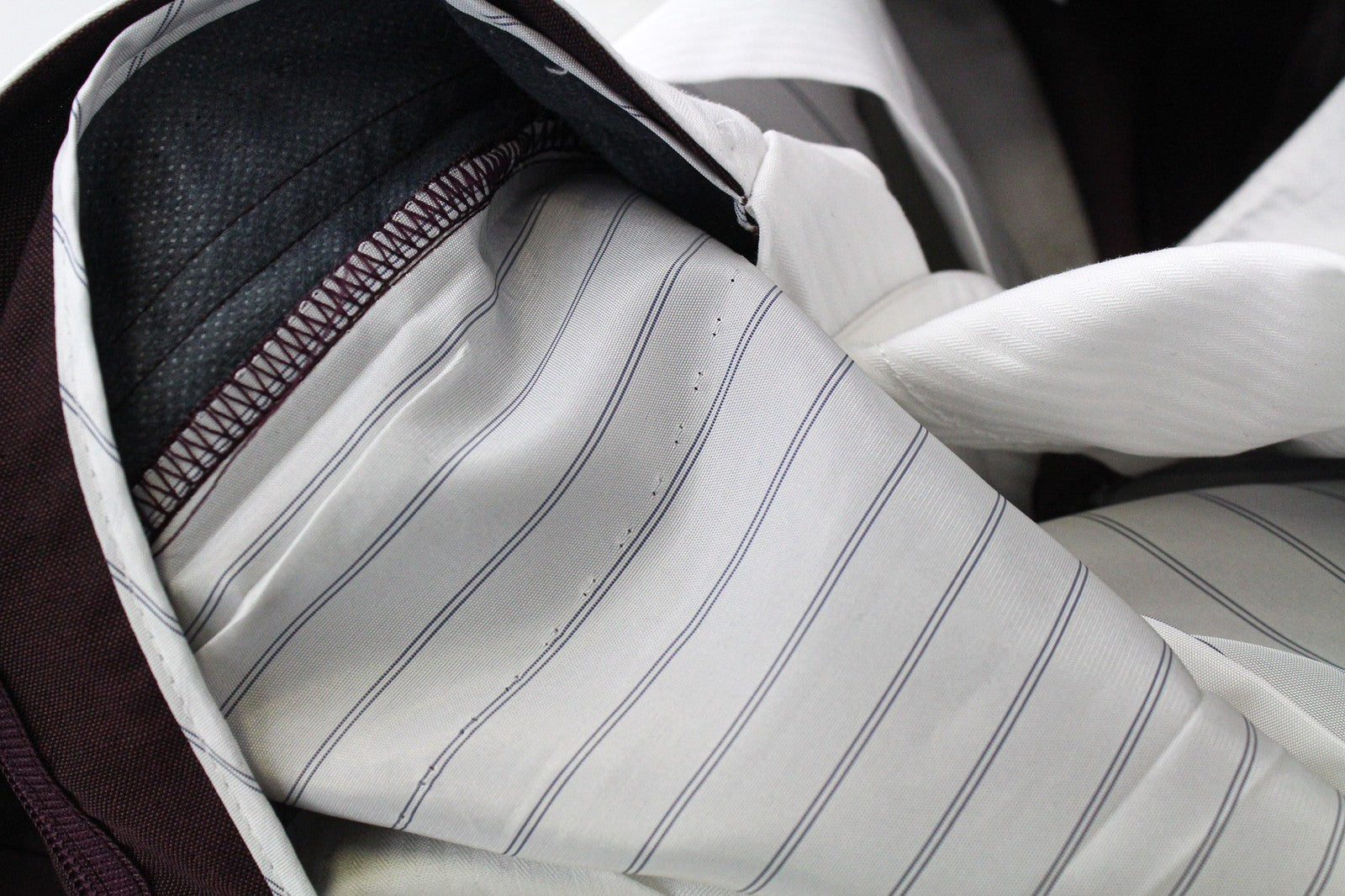 SUITSUPPLY Vigo Men's UK36R Trousers Purple Wool Mohair Classic Pleated Front