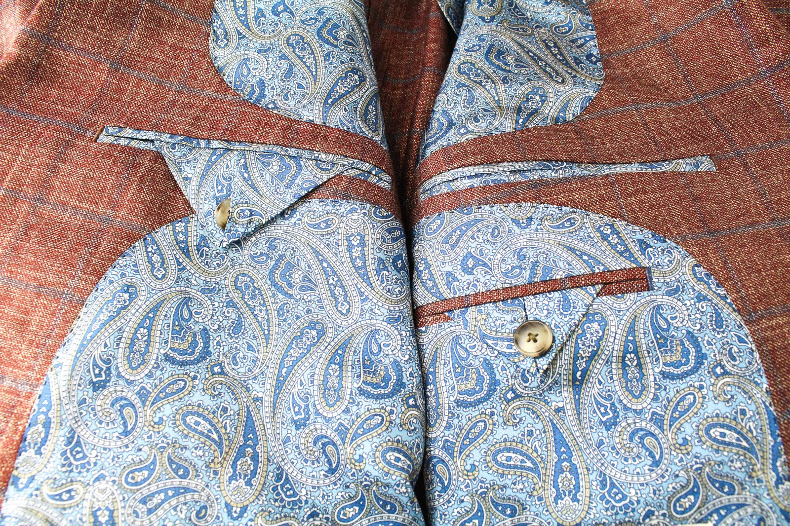 „SUITSUPPLY Lazio“ raudonas vyriškas švarkas, 34 dydžio, aptemptas, languotas, bambukinis oficialios suknelės modelis 