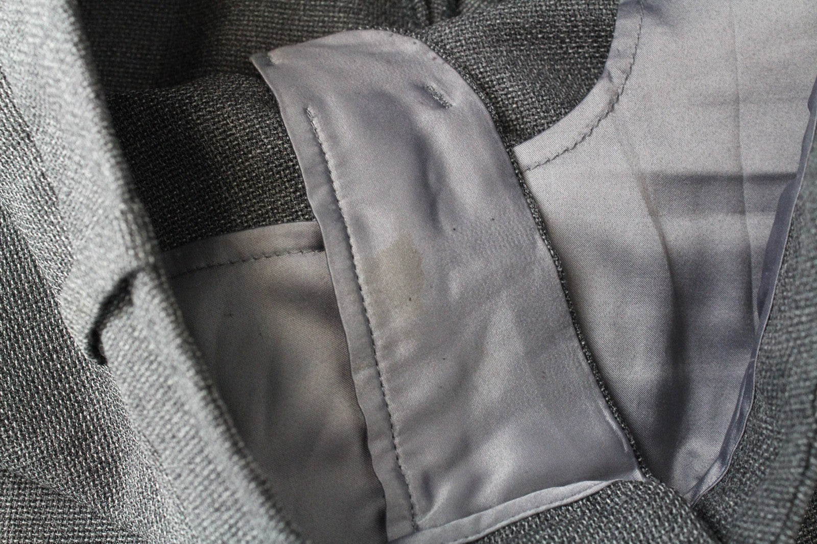 SUISTUDIO Women's Trousers UK12R Grey Wool Pleated Smart Tailored Formal Pants