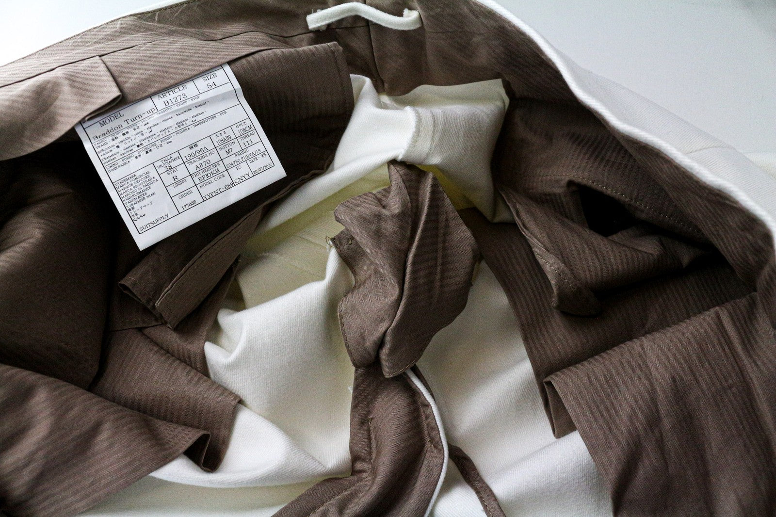 SUITSUPPLY Braddon Men's UK38R Pleated Trousers Off-White Stretch Cotton