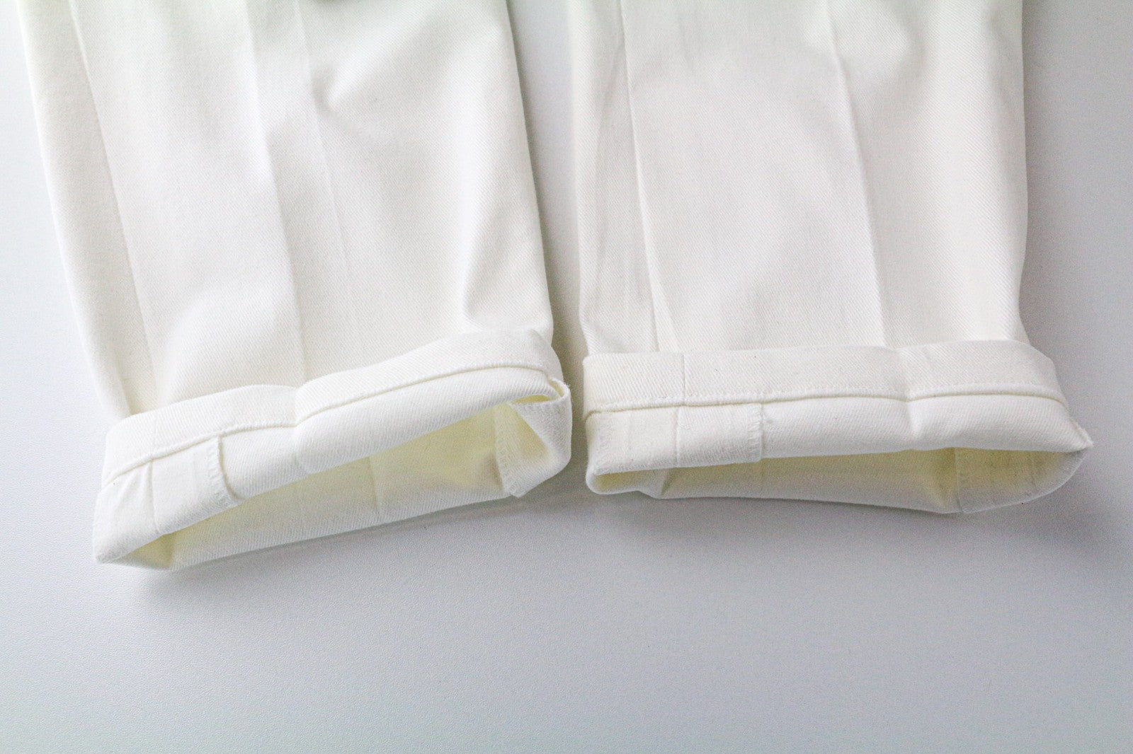 SUITSUPPLY Braddon Men's UK38R Pleated Trousers Off-White Stretch Cotton