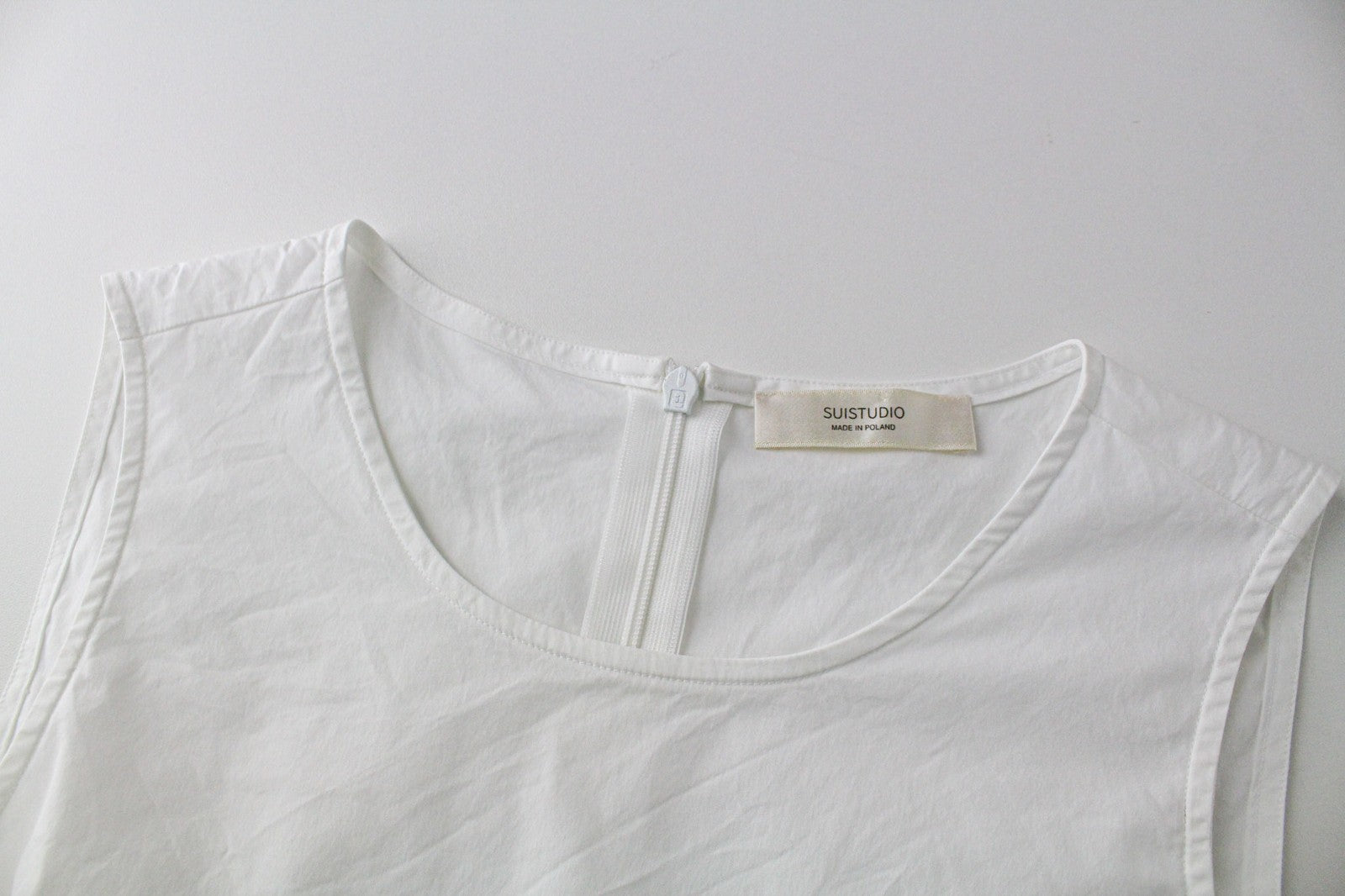 SUISTUDIO Women's 34R White Sleeveless Cotton Blend Stretch Top Zip Back