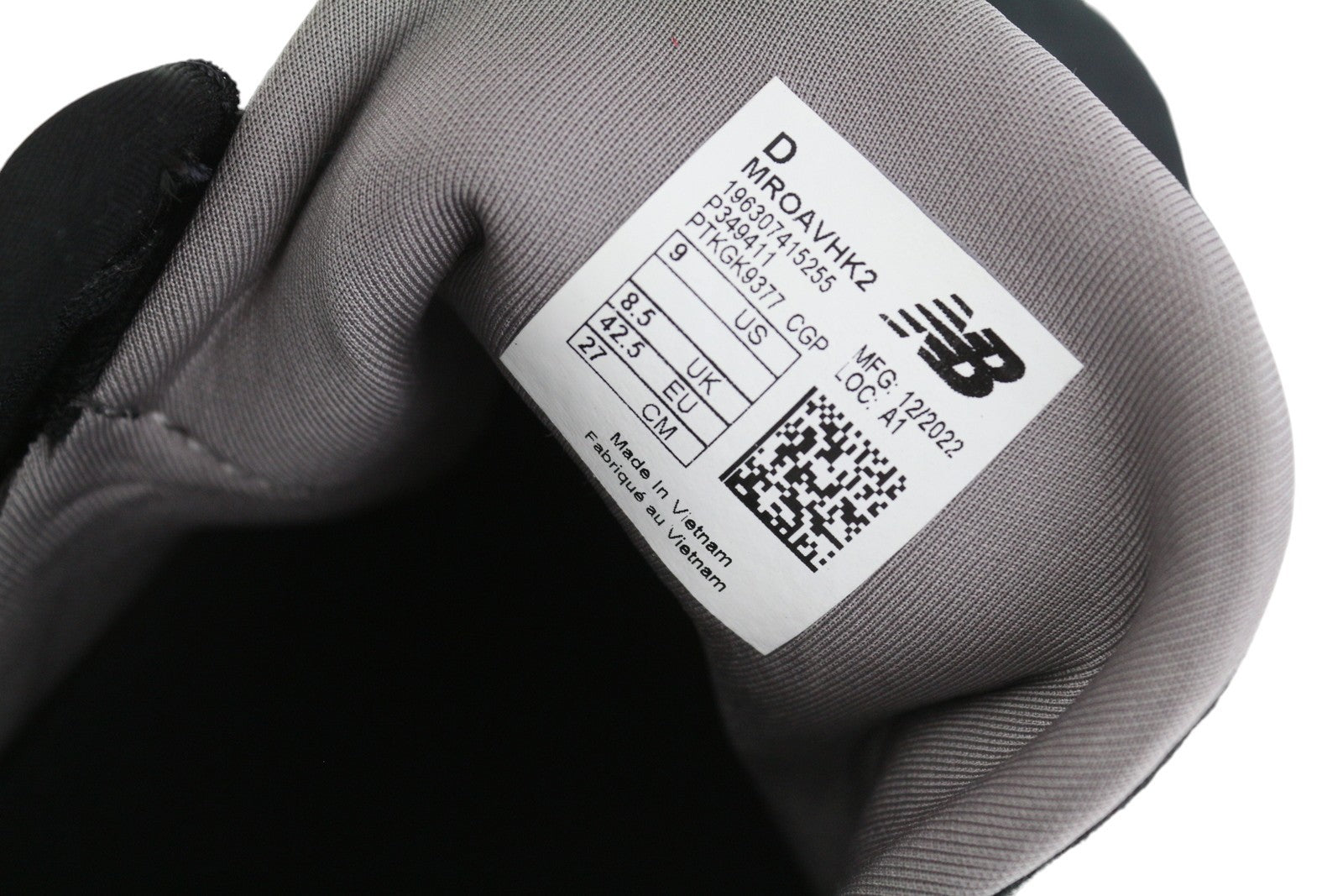 NEW BALANCE Roav V2 Men Sneakers EU42.5 Black Fresh Foam Low Lace Sports Running