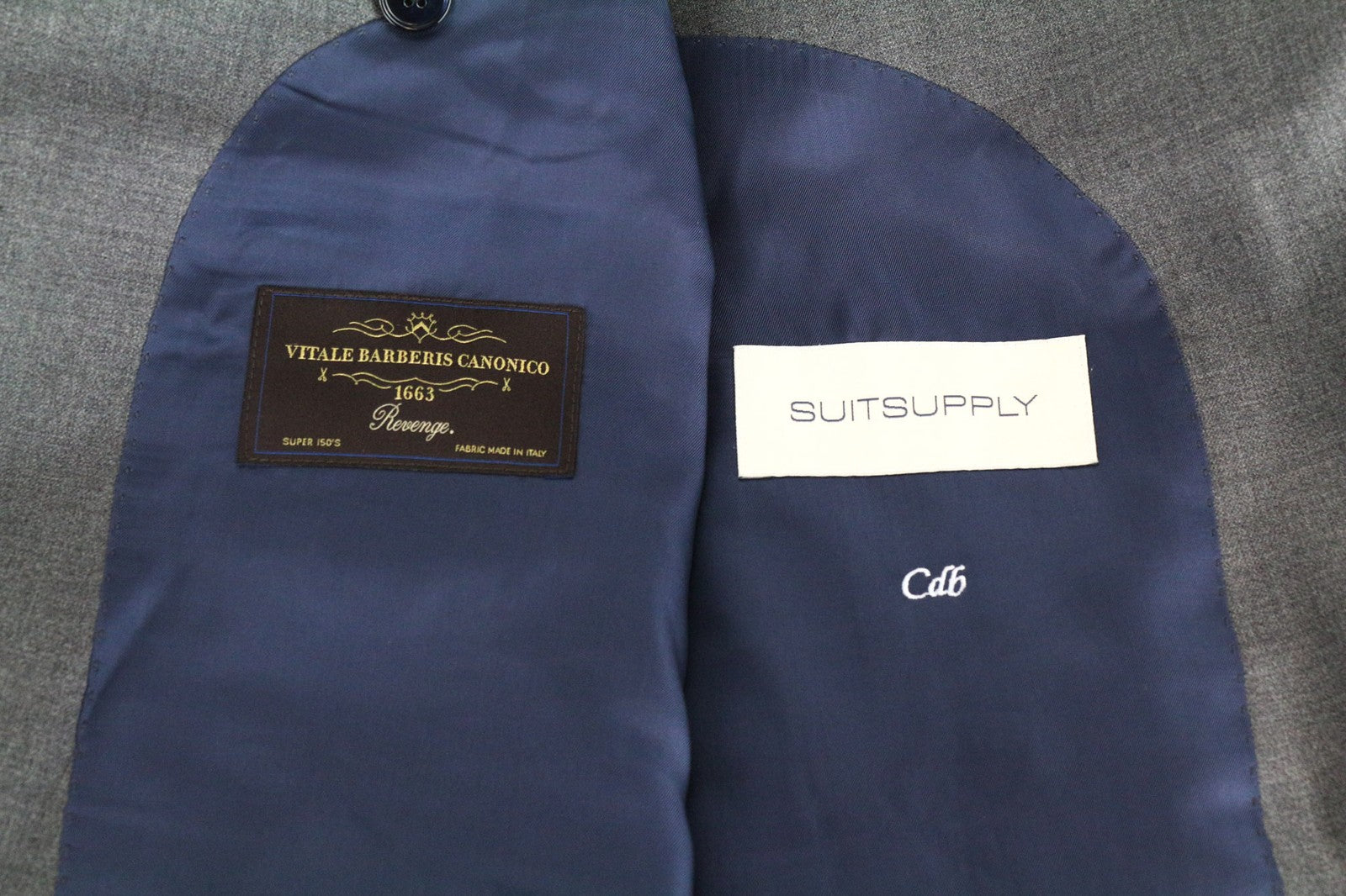 „SUITSUPPLY La Spalla“ vyriškas pilkas, plonas, „Pure Revenge“ vilnonis dryžuotas švarkas (UK44R) 