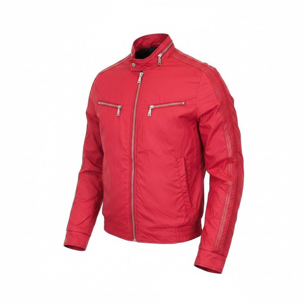 Rote Nylonjacke