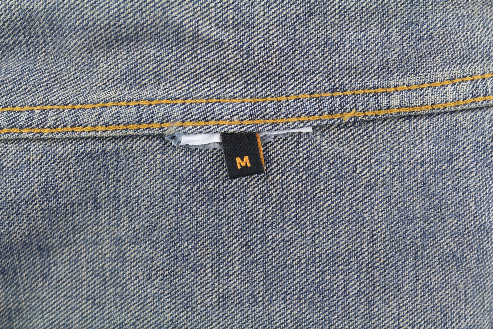 NUDIE JEANS vyriška striukė M, džinso mėlyna, išblukusi, nusagstyta, laisvalaikio stiliaus su sagomis užsegama apykakle 