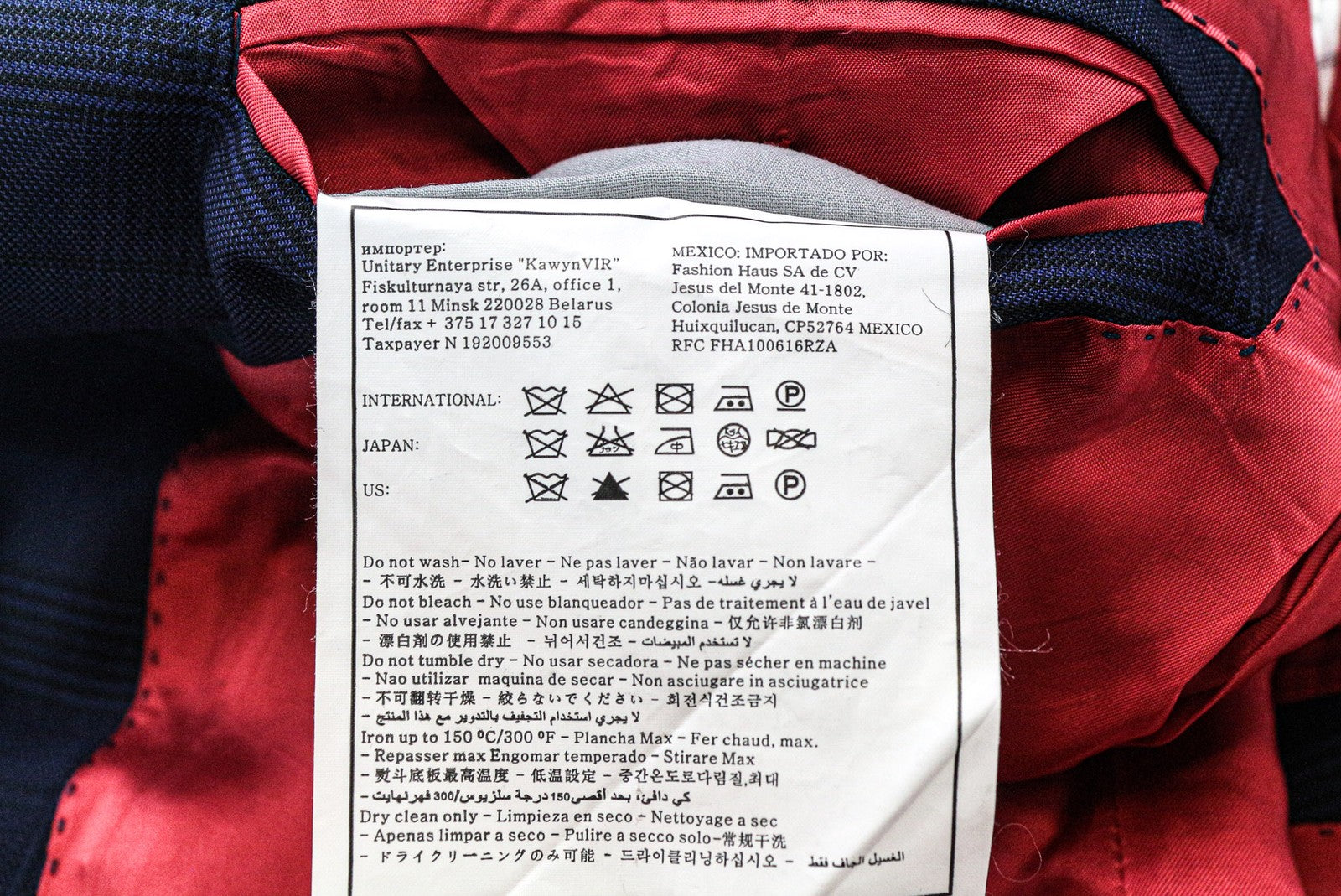 „SUITSUPPLY Sienna“ vyriškas mėlynas languotas vilnonis švarkas su languotais raštais (UK34R, S130) su plonu tiesiu raštu