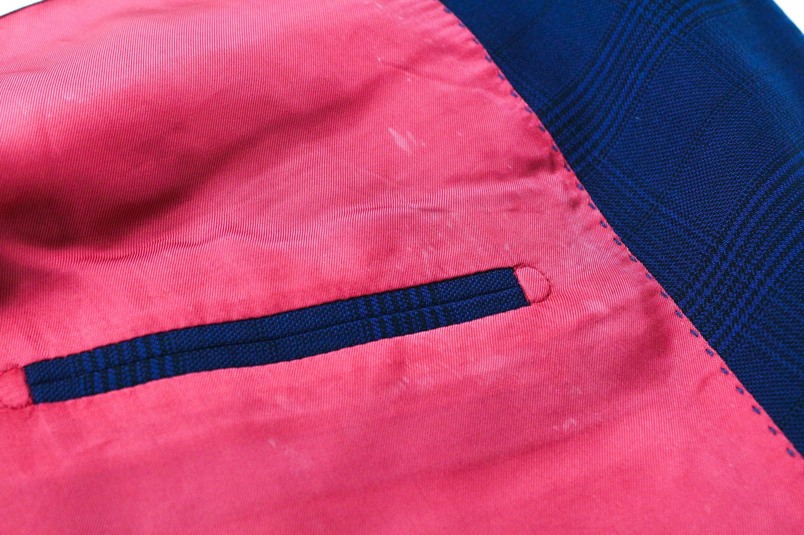 „SUITSUPPLY Sienna“ vyriškas mėlynas languotas vilnonis švarkas su languotais raštais (UK34R, S130) su plonu tiesiu raštu