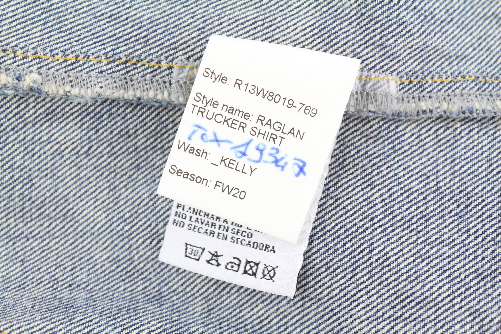 R13 Raglan Trucker marškinėliai moteriški marškinėliai M Kelly Tex sagomis užsegamas išblukęs skalbtas džinsas 