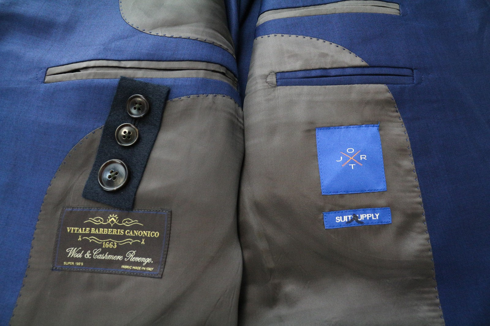 „SUITSUPPLY Jort“ vyriškas mėlynas ryklio odos vilnos kašmyro švarkas su pamušalu, plonas, UK46R 