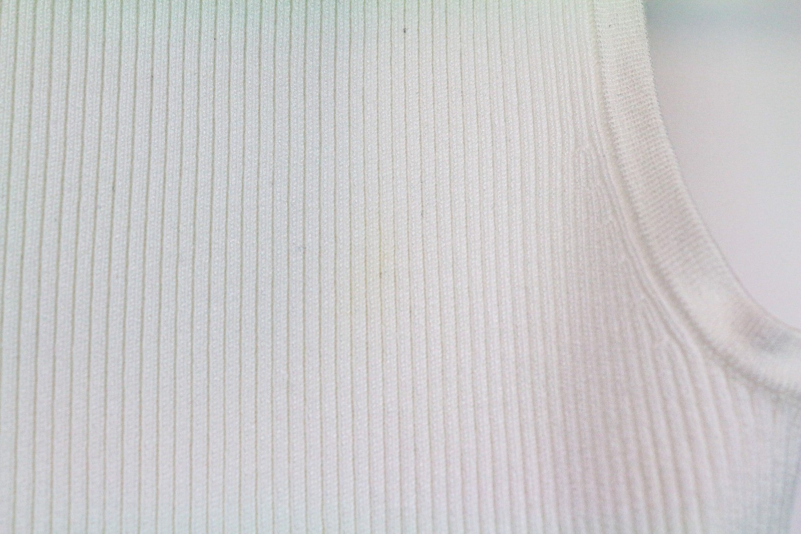 SUISTUDIO Blanca Women's T-Shirt XS White Sleeveless Ribbed Round Neck Top