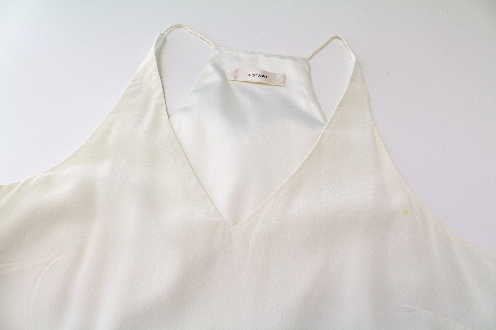 SUISTUDIO Rickie Women's Top UK10 Off-White Silk Slim V-Neck Sleeveless Camisole