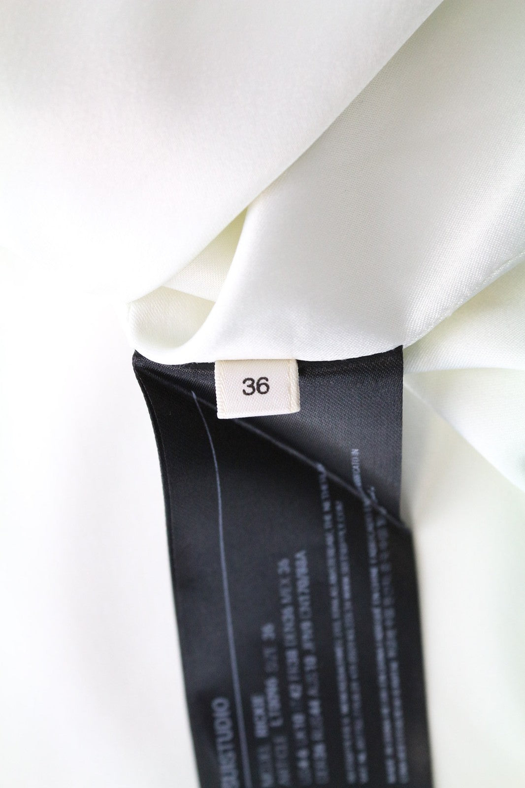 SUISTUDIO Rickie Women's Top UK10 Off-White Silk Slim V-Neck Sleeveless Camisole