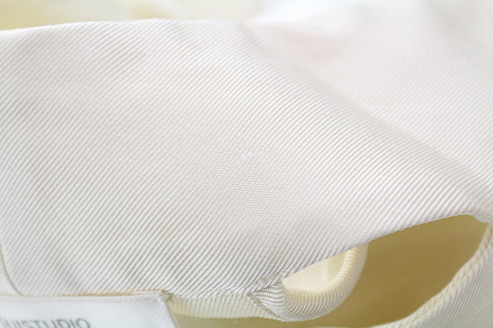 SUISTUDIO Alaska Women's Top UK8 Cream Silk Blend Slim Split Neck Tie Blouse