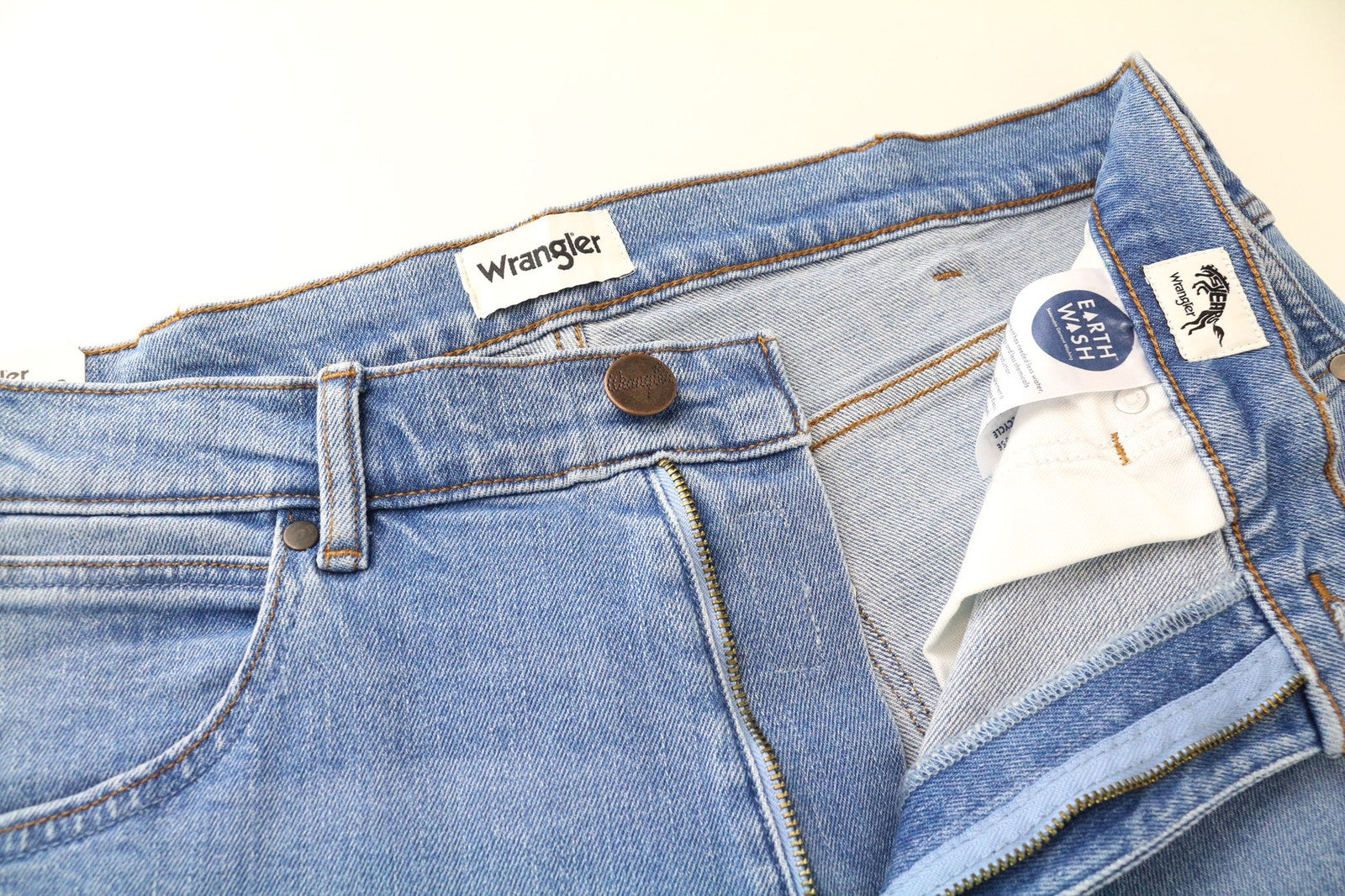 WRANGLER Frontier Men's Jeans W32/L32 Relax Straight Washed Blue Stretch Denim