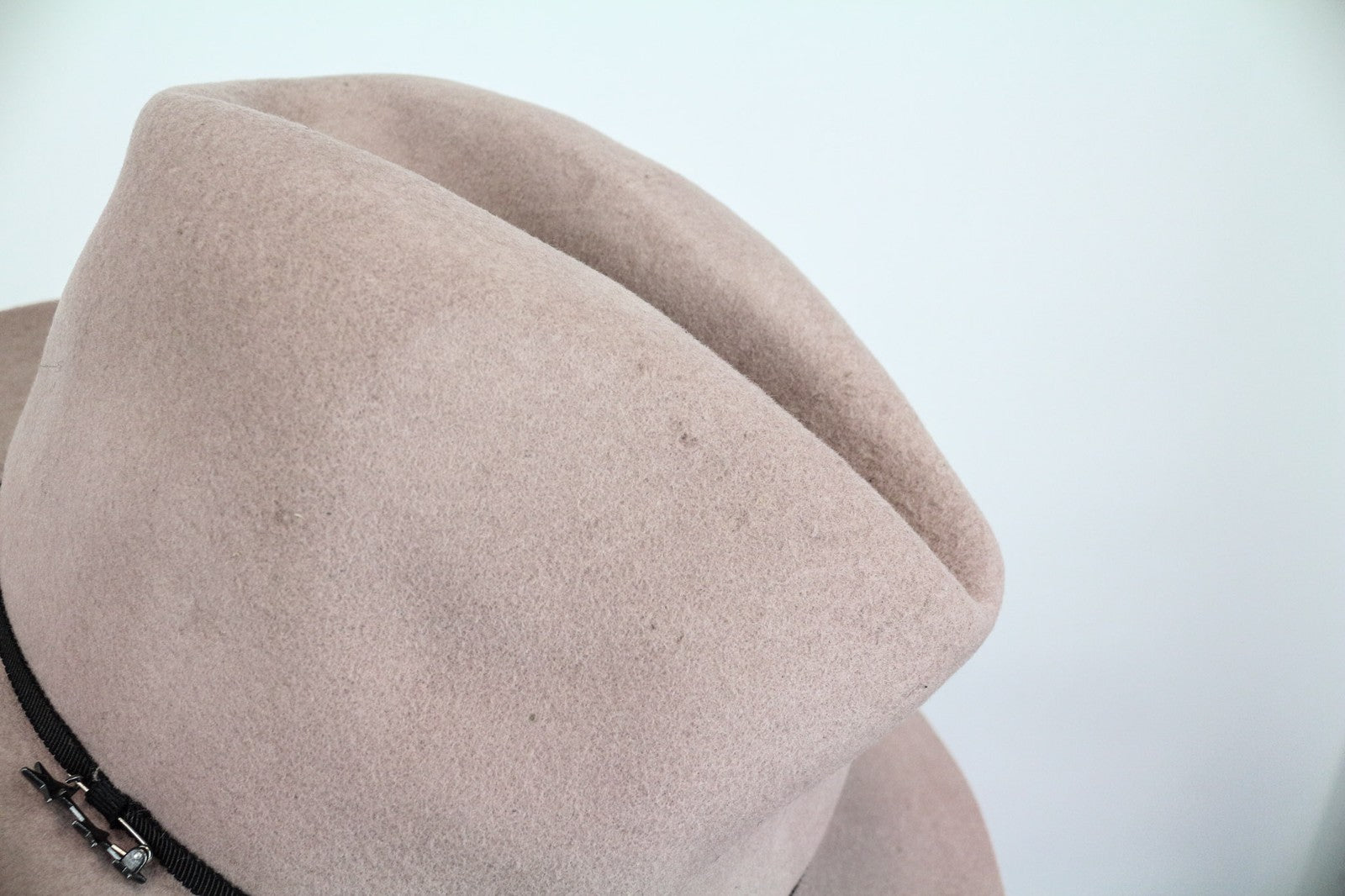 MAISON SCOTCH Women's Hat OS Light Pink Wool Panama Everyday Star Pins Design