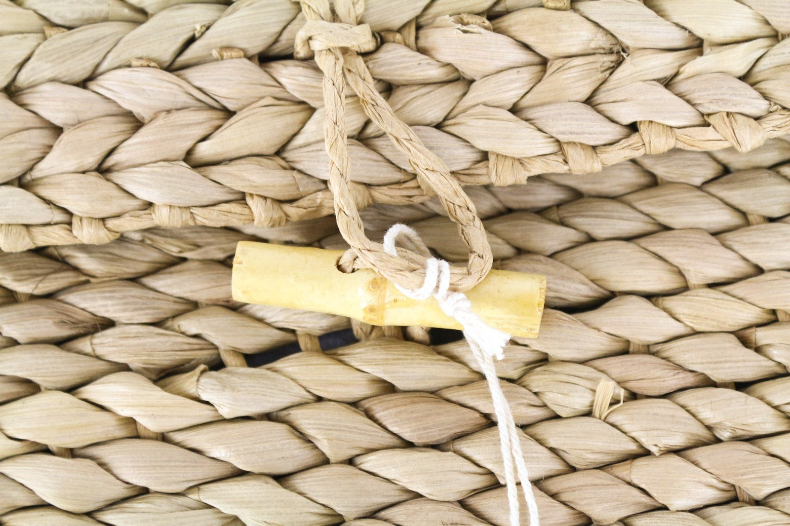 MAISON SCOTCH Women Bag OS Light Brown Straw Braided Summer Button Clutch