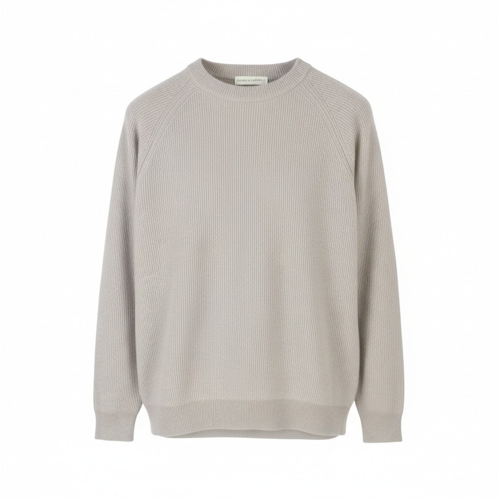 Grauer Strickpullover