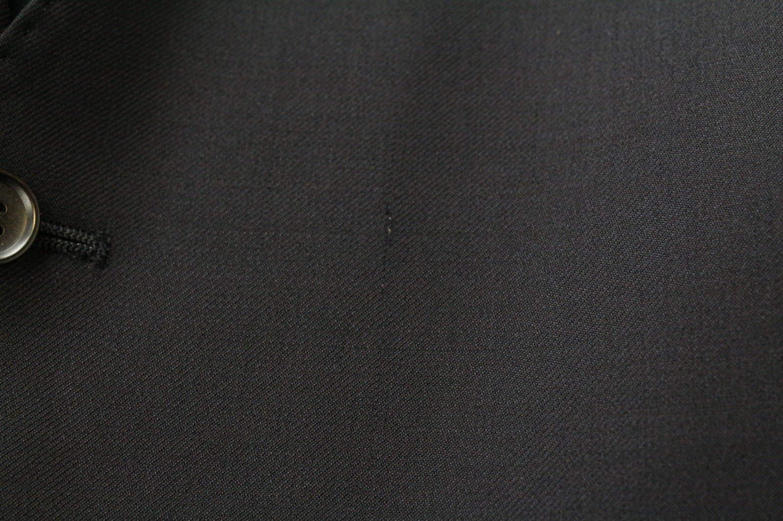 SUITSUPPLY Ferrara vyriška liemenė UK48R tamsiai mėlyna vilnonė vienaeilė V formos iškirpte 