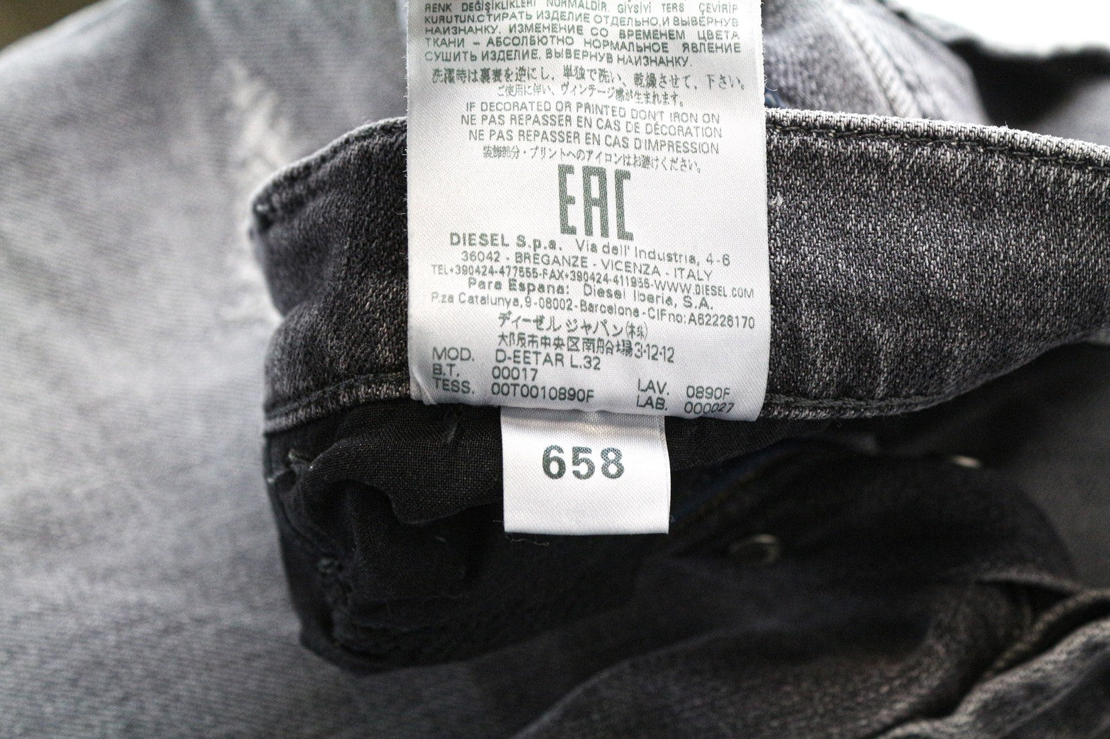 DIESEL D-Eetar 0890F Men's Jeans W28/L32 Carrot Fit Grey Distressed Stretch