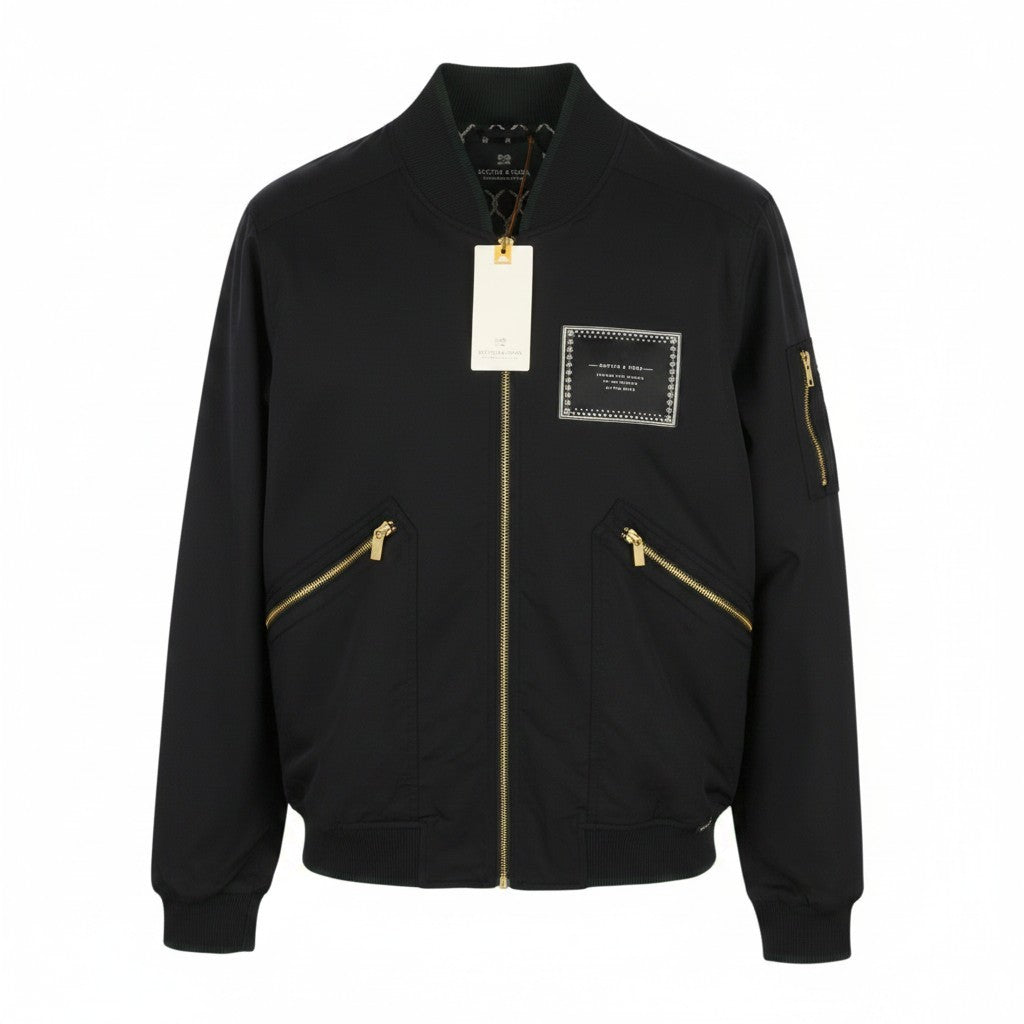 Schwarze Nylonjacke