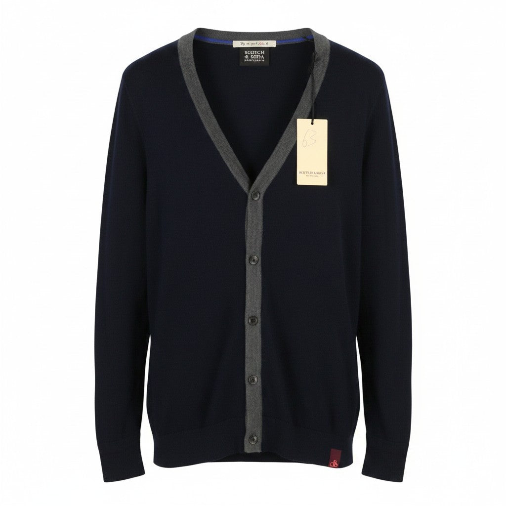 Blauer Strickpullover