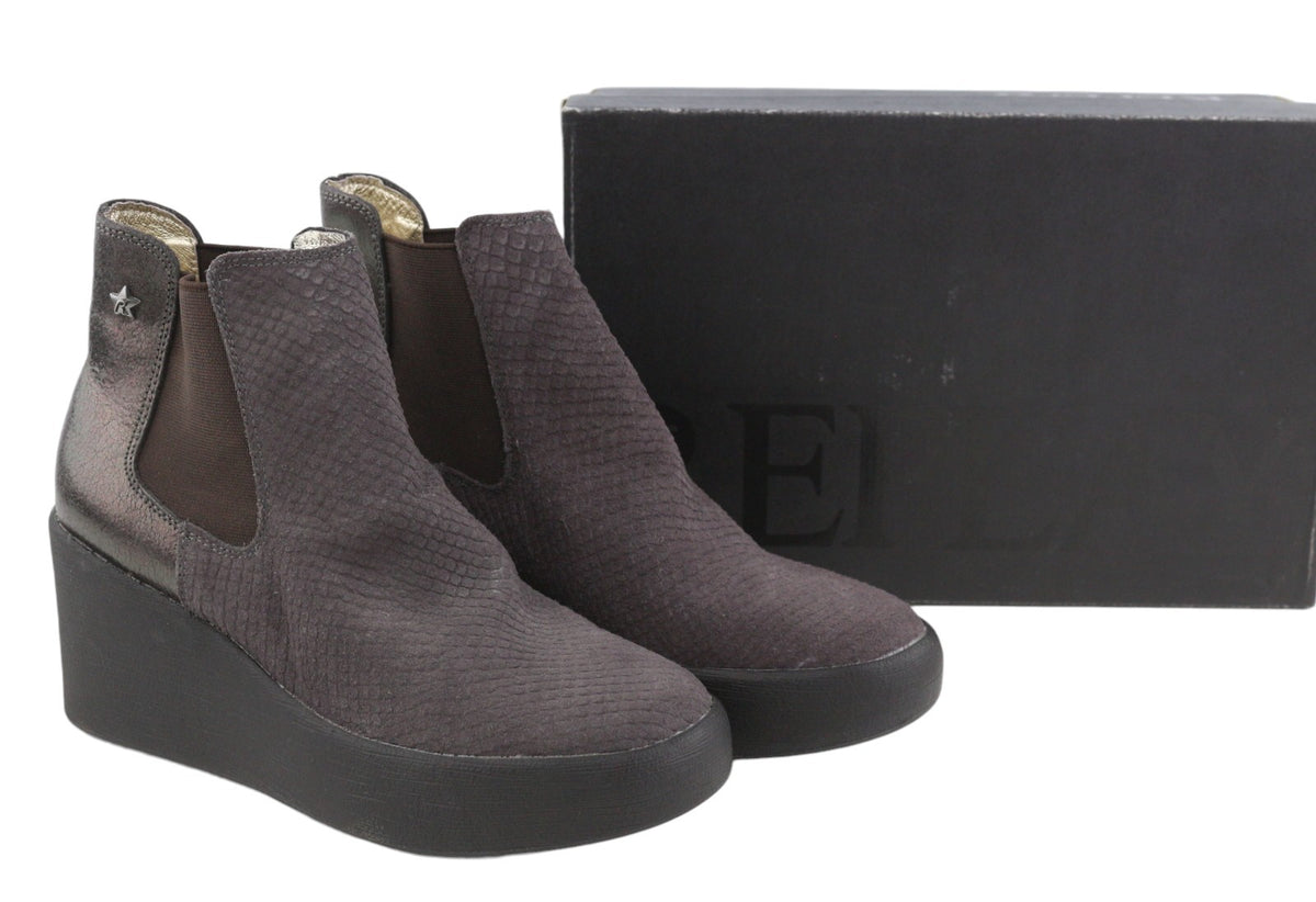 Graue Stiefel