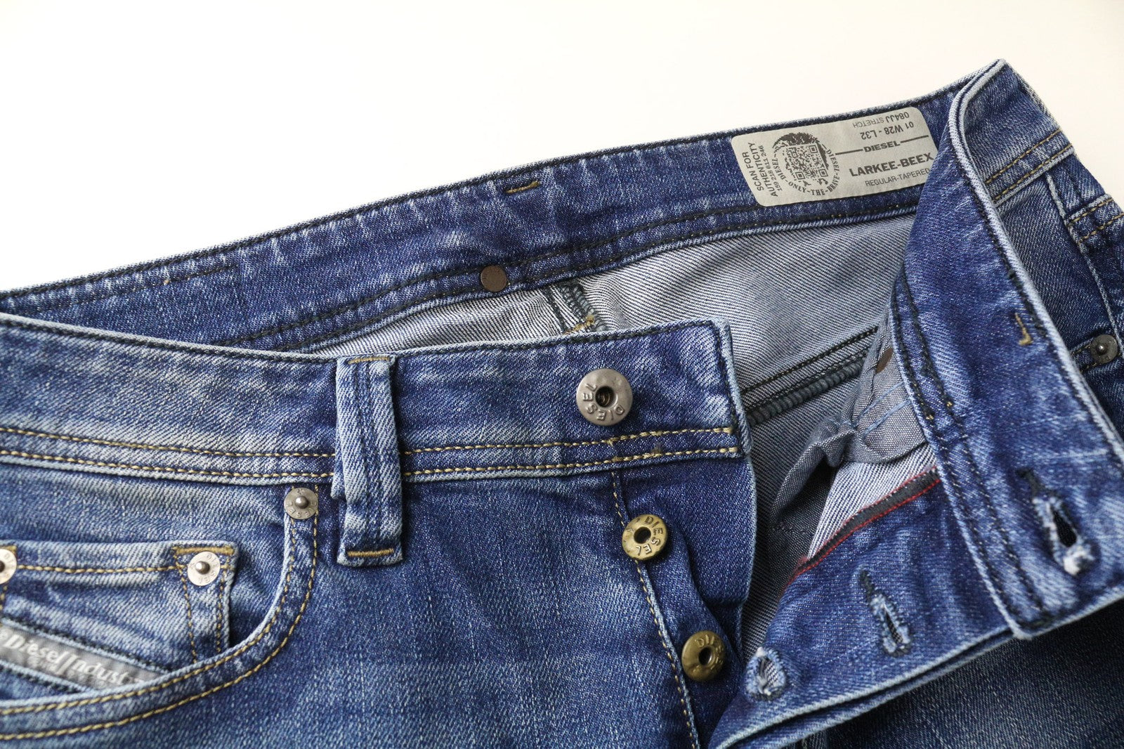 DIESEL Larkee-Beex 084JJ Men's Jeans W28/L32 Regular Taper Blue Cotton Stretch