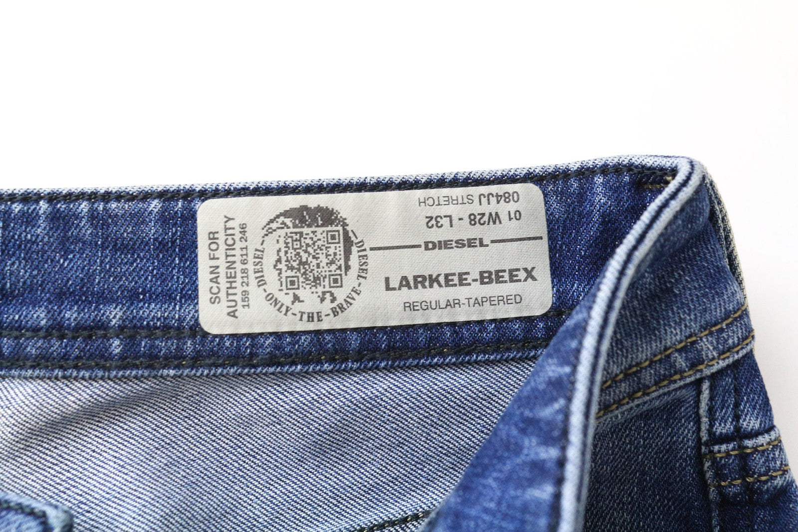 DIESEL Larkee-Beex 084JJ Men's Jeans W28/L32 Regular Taper Blue Cotton Stretch