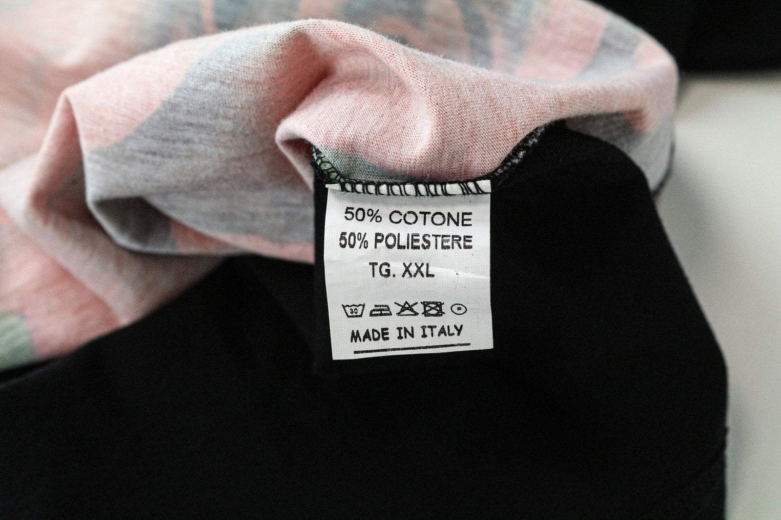 VKING Men's T-Shirt 2XL Faded Red Cotton Blend Roses Print Short Sleeve