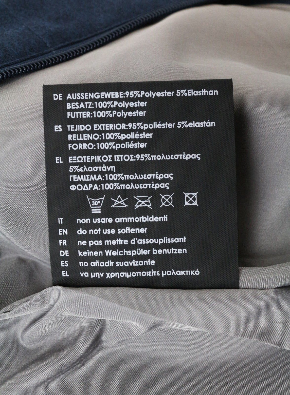 TUCANO URBANO Wilma moteriška striukė, tamsiai mėlyna, tampri, vandeniui atspari, 36 dydžio 