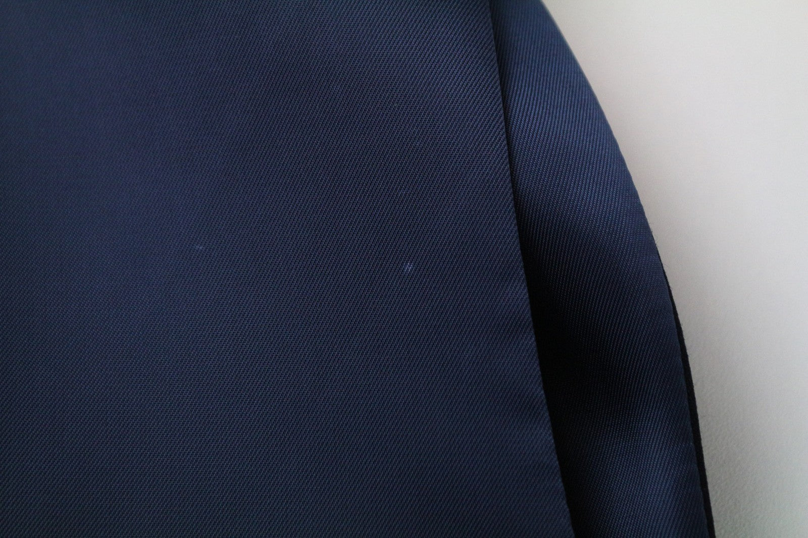 SUITSUPPLY Ferrara vyriška liemenė UK48S mėlyna grynos vilnos V formos iškirpte, plona, ​​oficialios iškirptės 