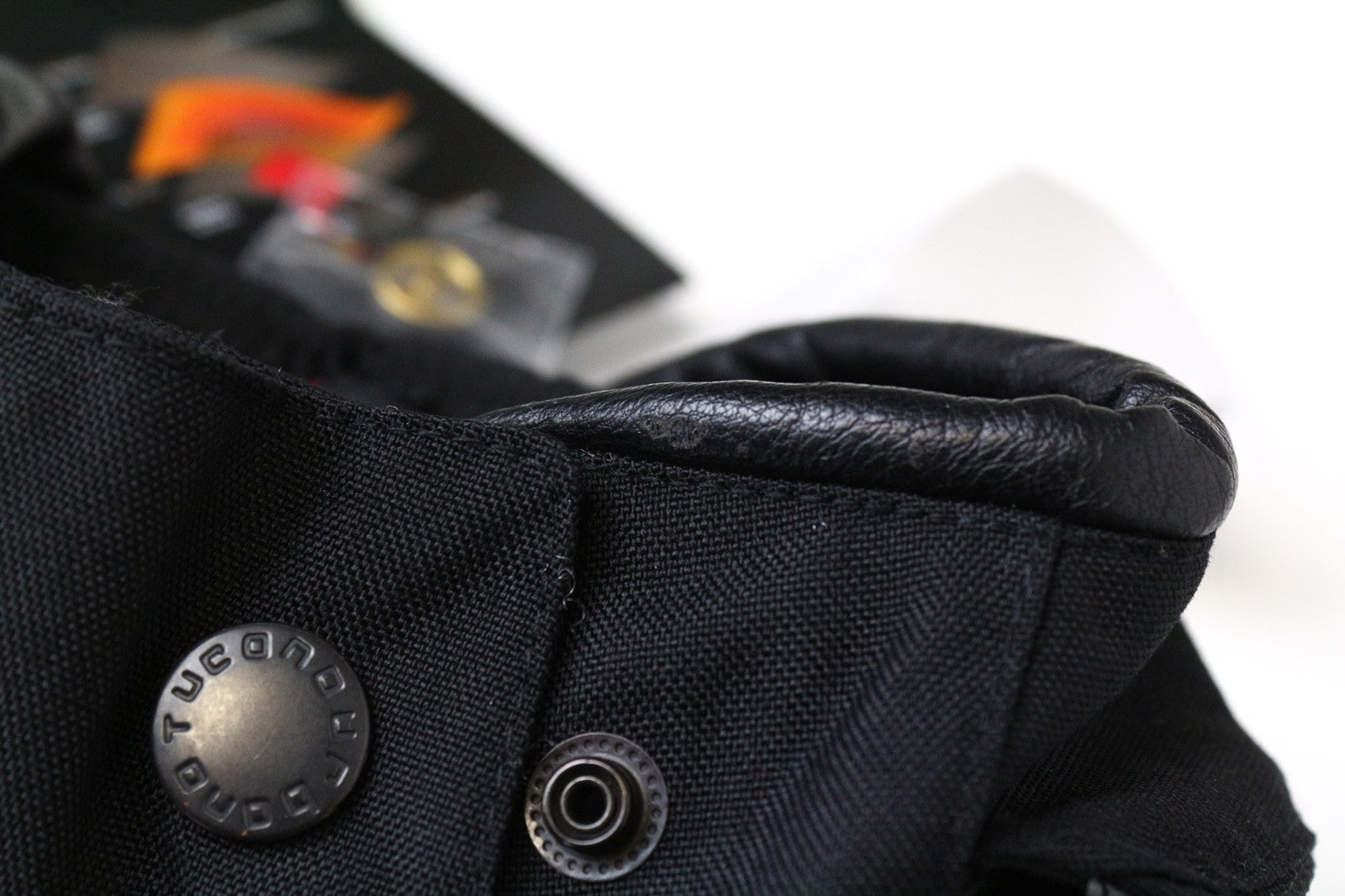 TUCANO URBANO Iris moteriška paspirtuko striukė IT38 juoda su paspirtuku ir vėjui atspariu paminkštinimu 