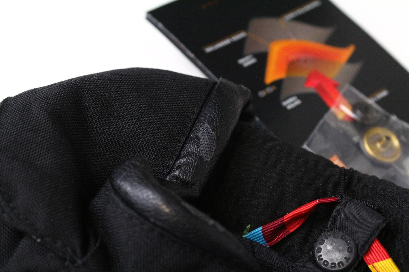 TUCANO URBANO Iris moteriška paspirtuko striukė IT38 juoda su paspirtuku ir vėjui atspariu paminkštinimu 