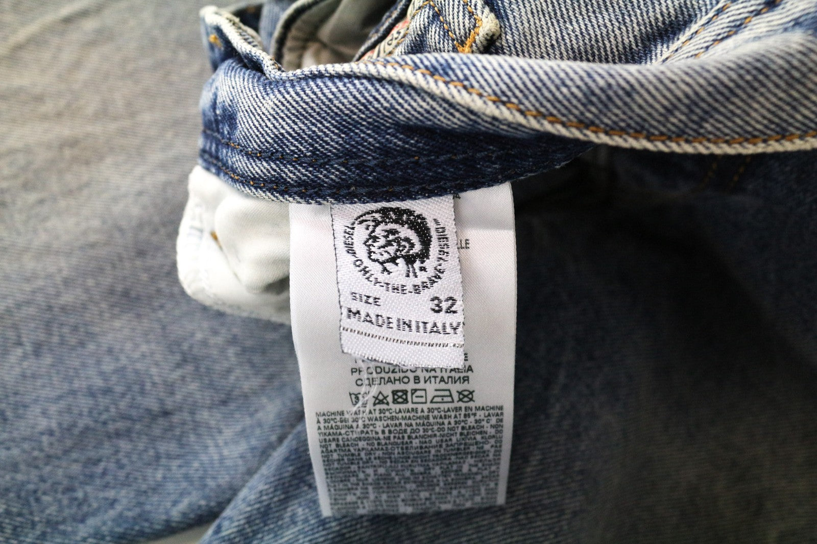 DIESEL Dagh-XP 084ZS Men's W32/L30 Blue Pure Cotton Straight Jeans Distressed