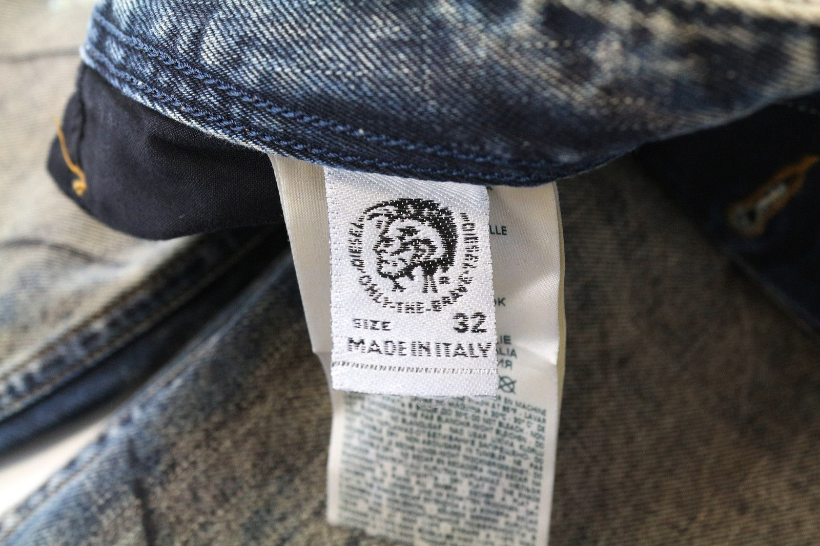 DIESEL Larkee-Beex 084XB Men's W32/L34 Blue Pure Cotton Aged Tapered Jeans