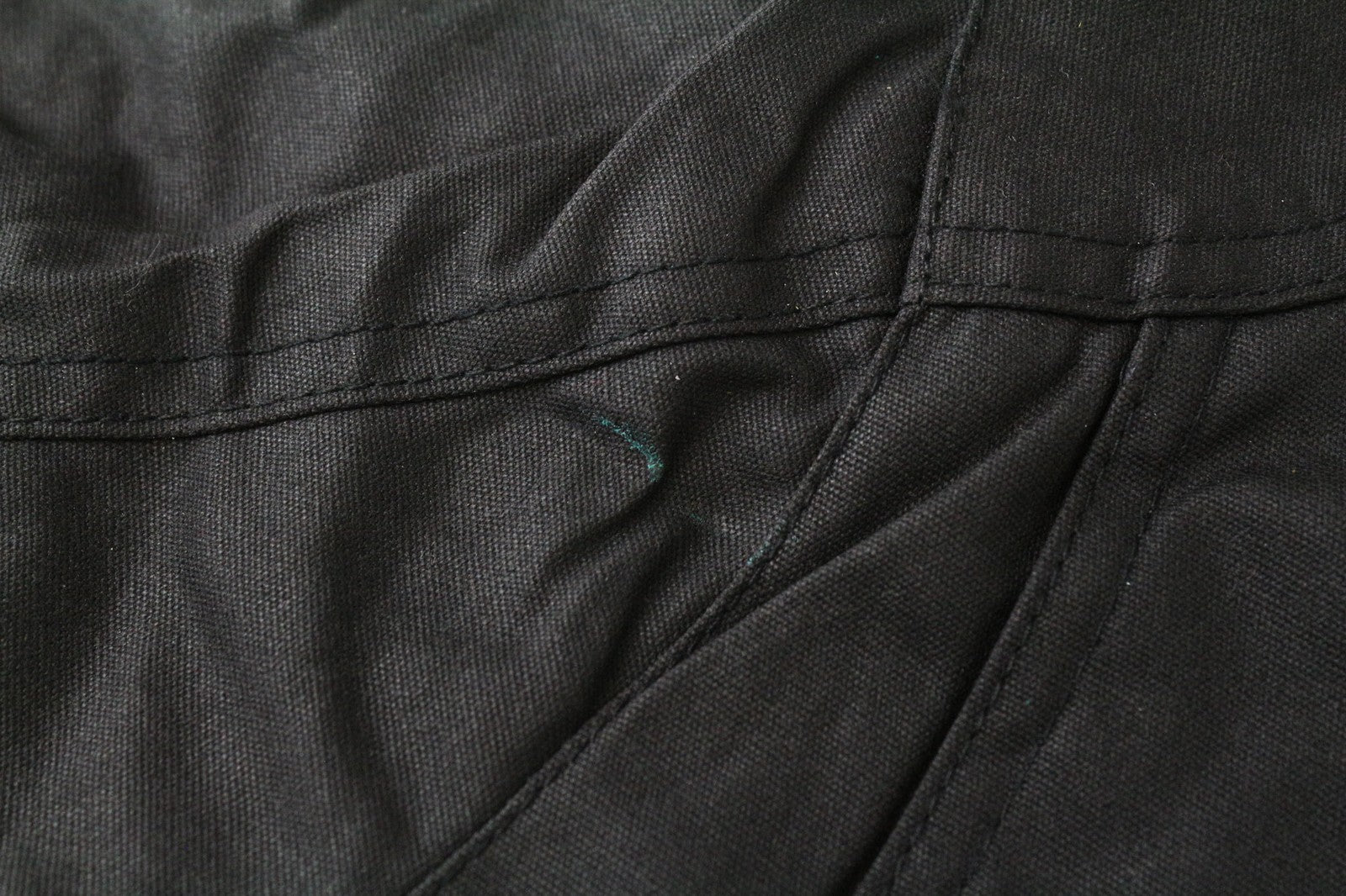 TUCANO URBANO Queen moteriška IT42 juoda vaškuota grynos medvilnės vėjui nepralaidi striukė 