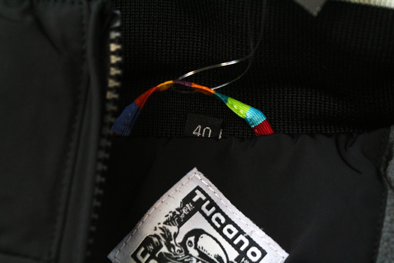 TUCANO URBANO WSP moteriška moteriška striukė IT40 juoda su gobtuvu ir vandeniui atspariu užtrauktuku 