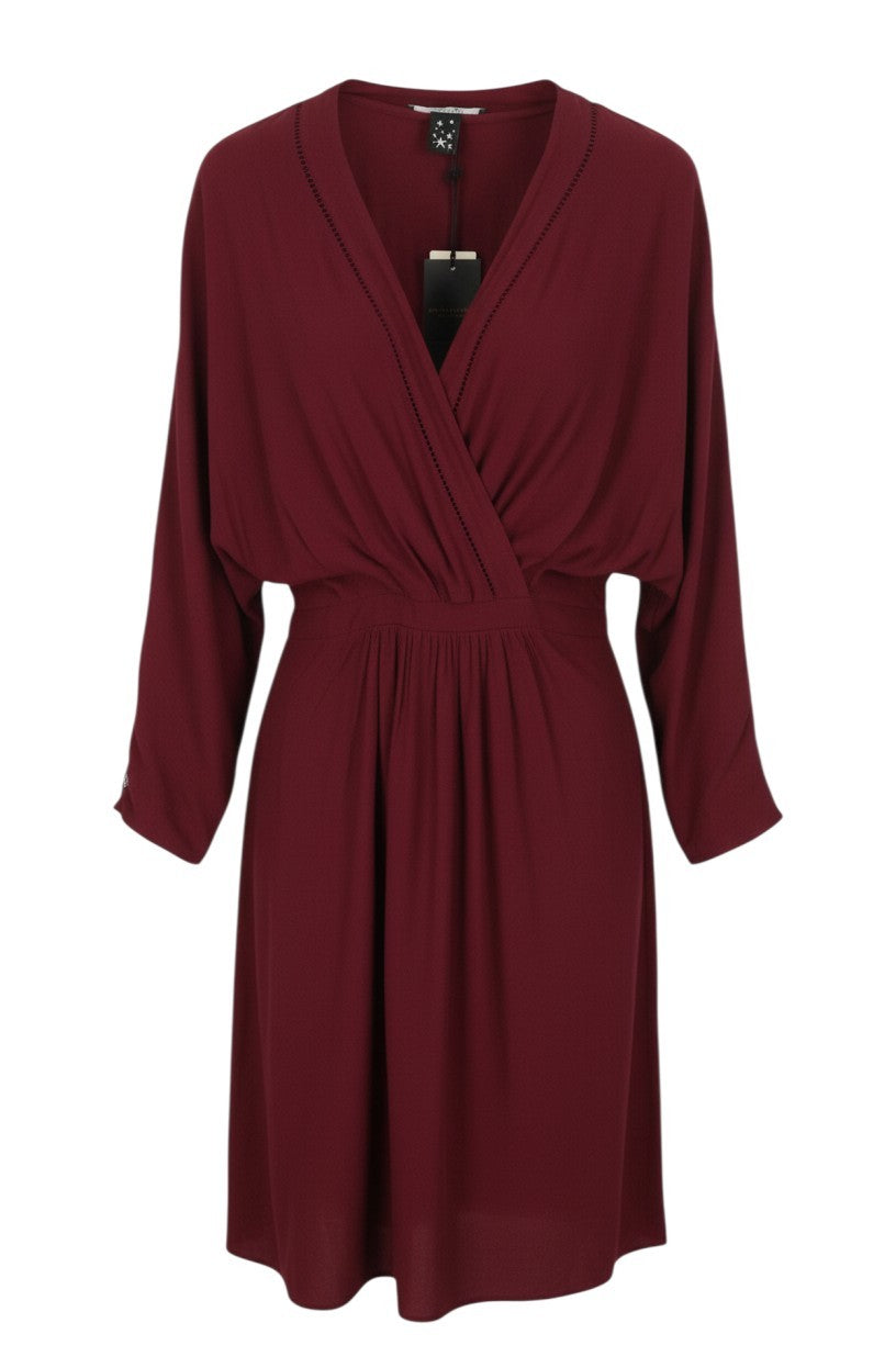 Rotes Viskosekleid