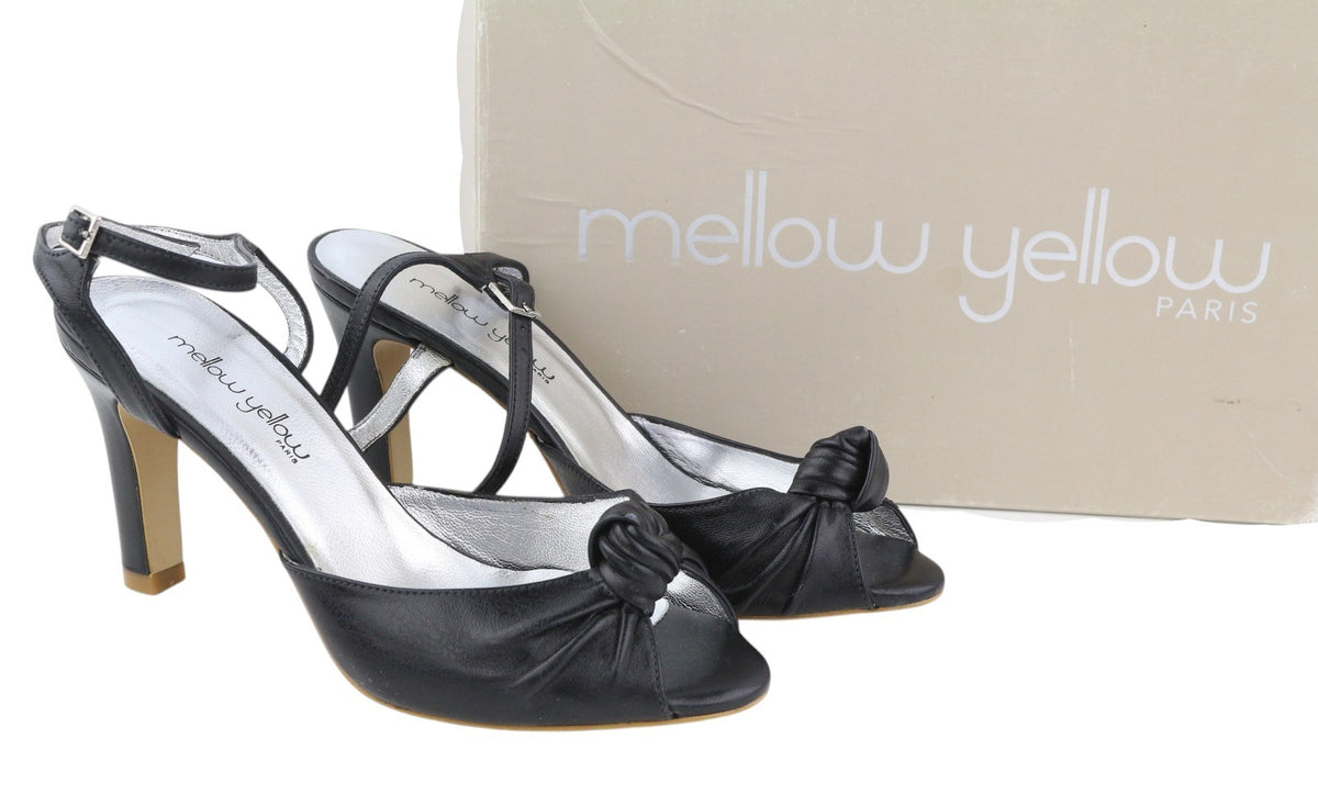 Schwarze Lederpumps