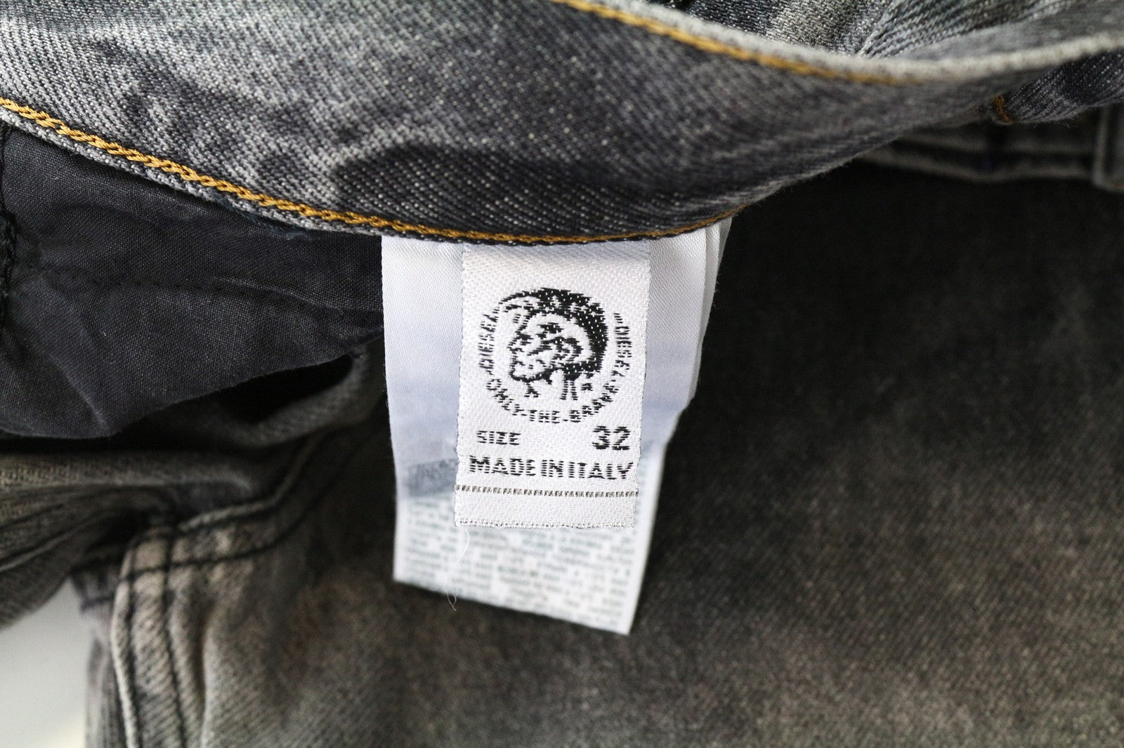 DIESEL D-5M002 089AU Men's Jeans W32/L32 Grey Tapered Fit Washed Cotton