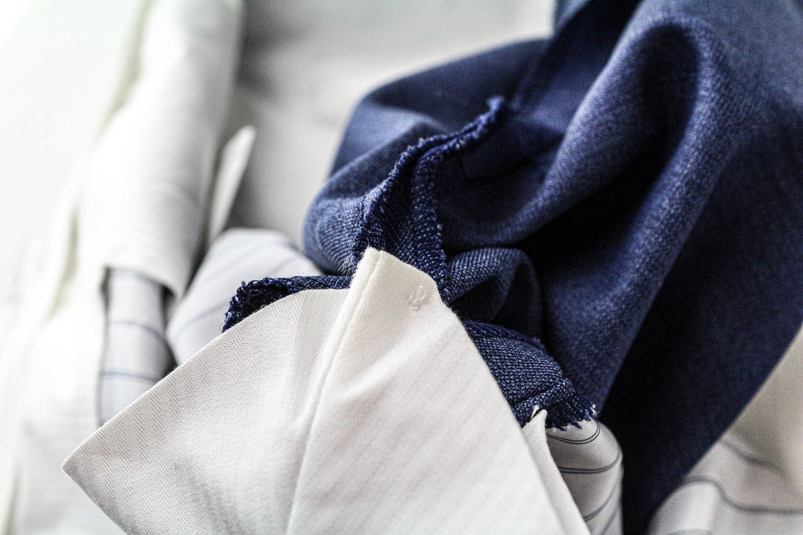 SUITSUPPLY Brescia Men's Slim UK42L Blue Wool Pleated Formal Lined Trousers