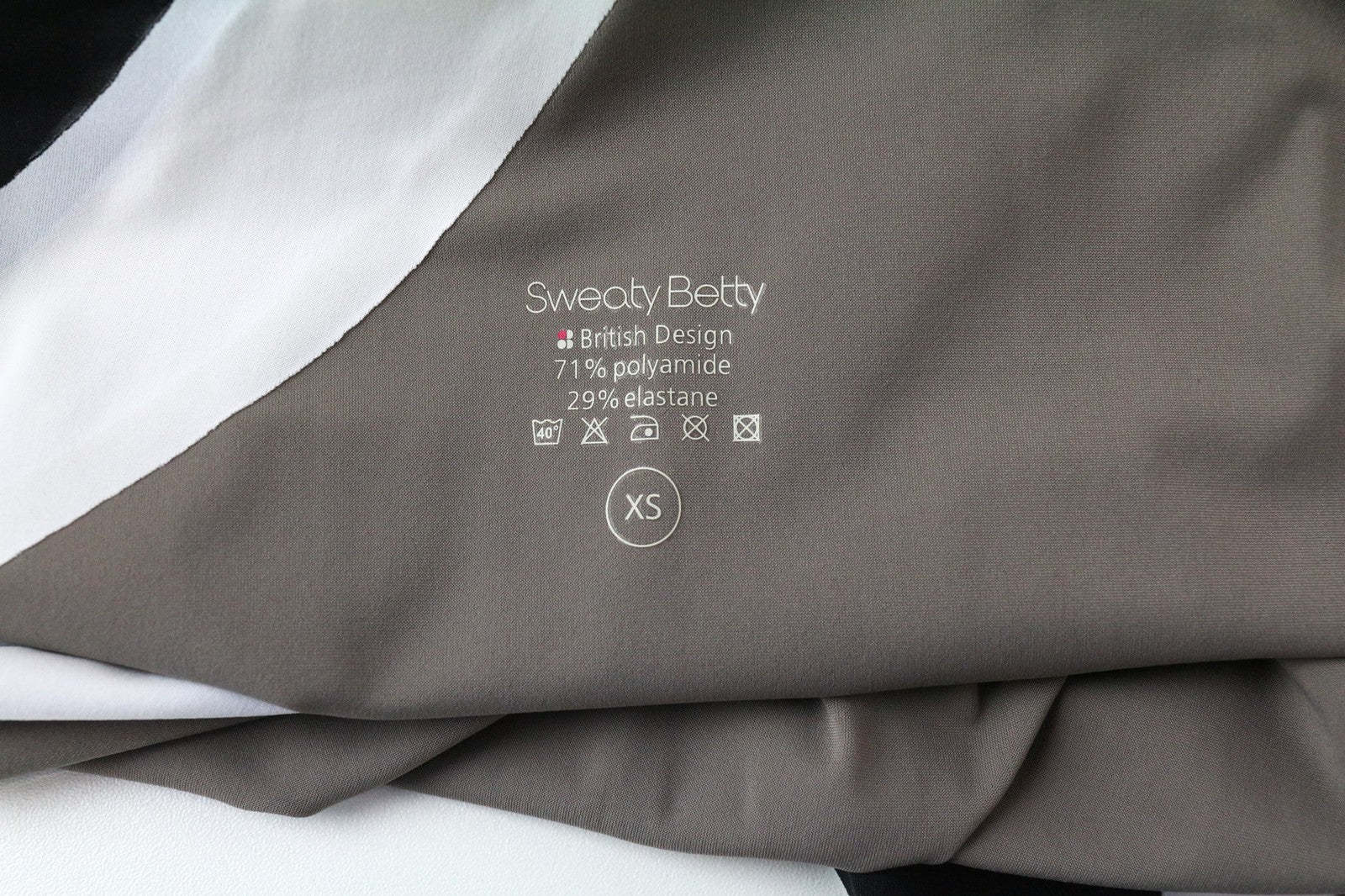 SWEATY BETTY Race Overvest Women's Top XS Grey Pink Sleeveless Activewear