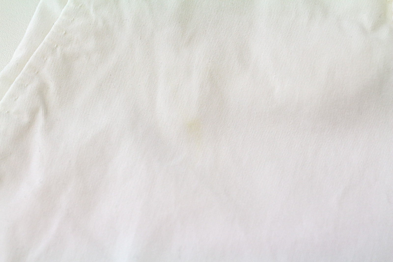 SUITSUPPLY Porto Men's Shorts UK38R White Stretch Cotton Summer Flat Front