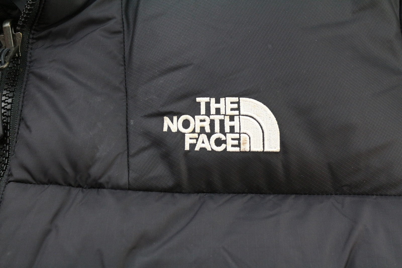 THE NORTH FACE Massif Down Men's M Padded Insulated Jacket Black High Neck Zip