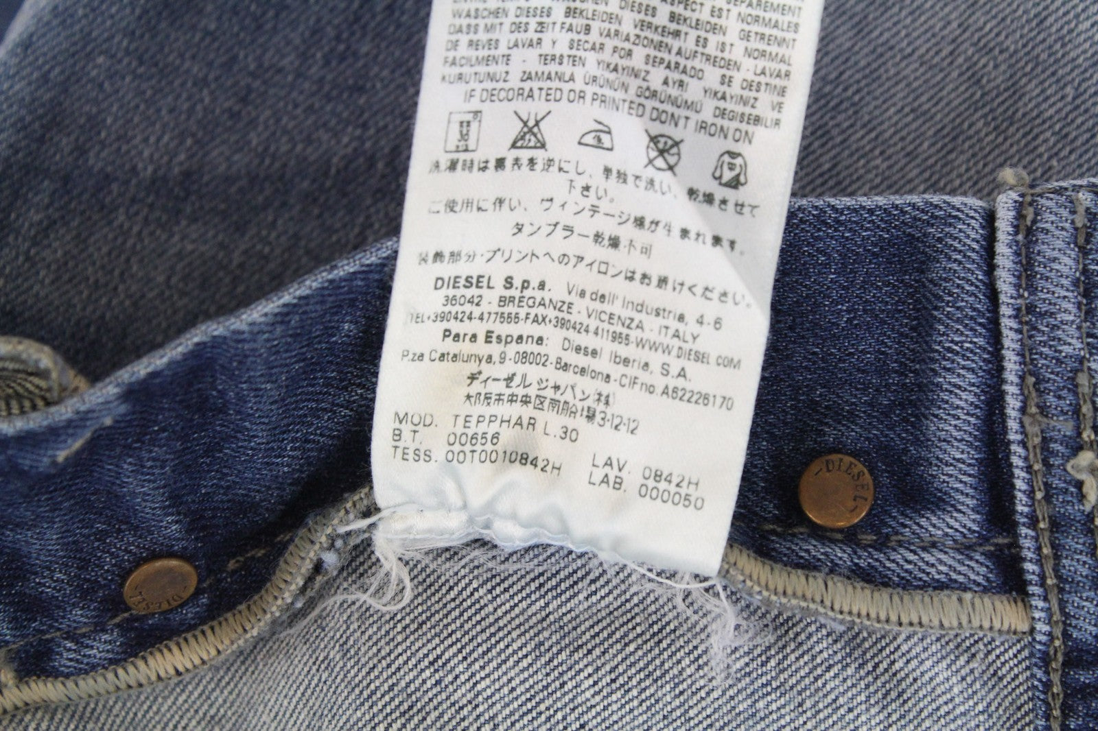 DIESEL Tepphar 0842H vyriški džinsai W26/L30 Slim Carrot Fit tamprūs mėlyni su sagomis 