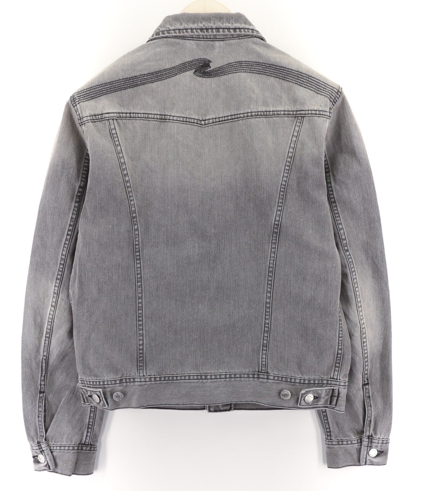 NUDIE JEANS Conny Org. Fog vyriški pilki marškinėliai su įprasta polo apykakle, organinio džinso imitacija. 