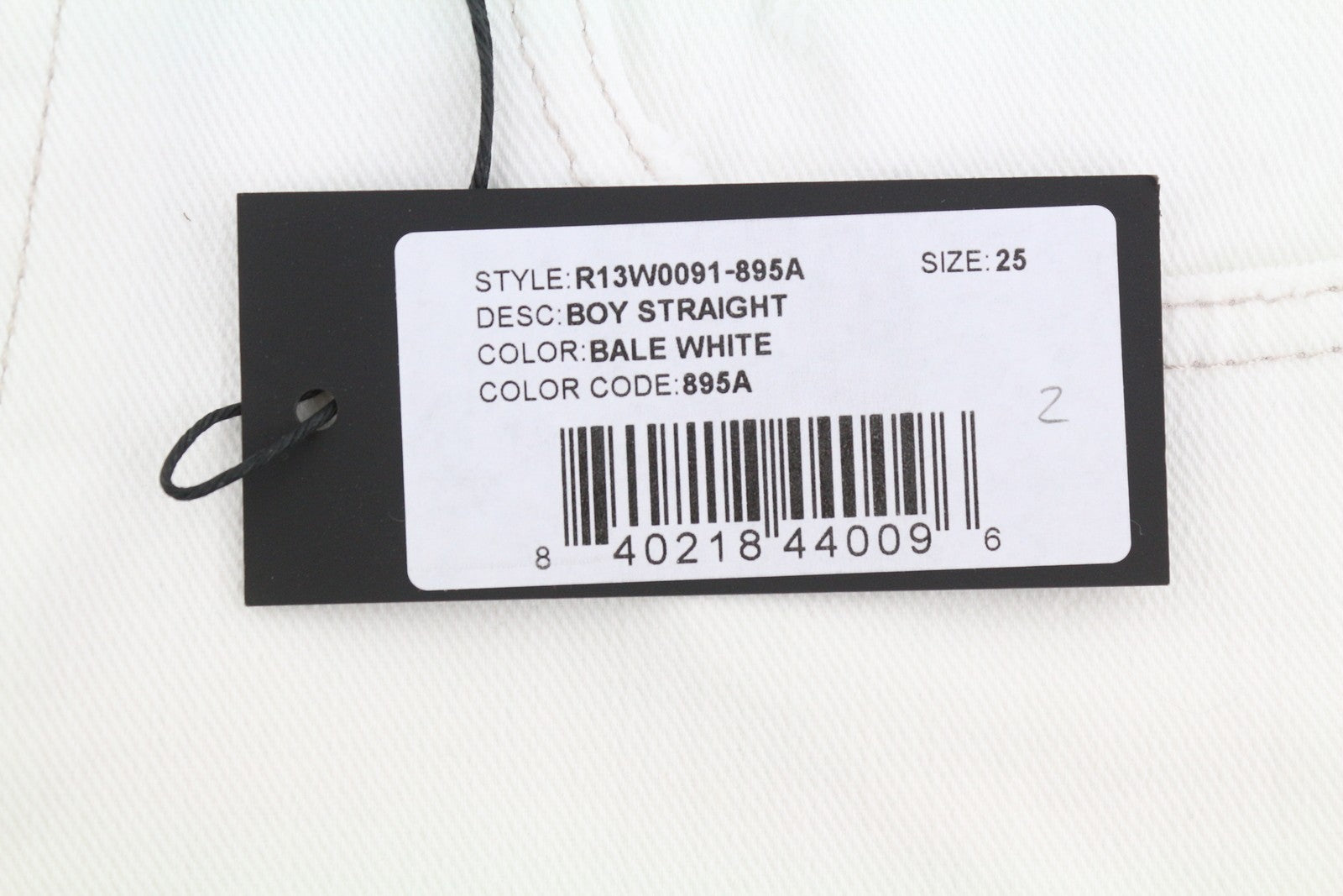 R13 berniukiški tiesūs moteriški džinsai 25 Bale balti trumpi, užtrauktuku iki kulkšnies PS25 RRP499