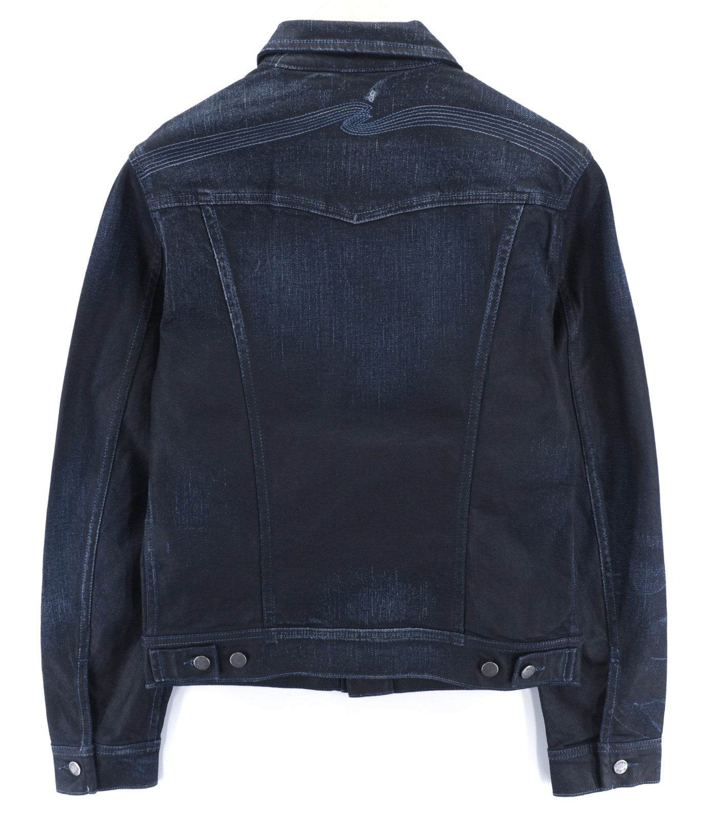 NUDIE JEANS Conny Org. vyriški polo marškinėliai su išblukusiu džinsu ir sagomis, juodi ir indigo raštu. 